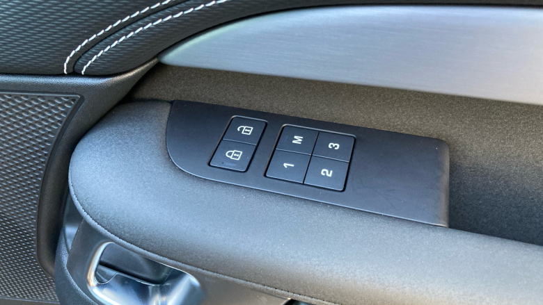 Land Rover Discovery 3.0 D350 Dynamic SE 5dr Auto Diesel Station Wagon